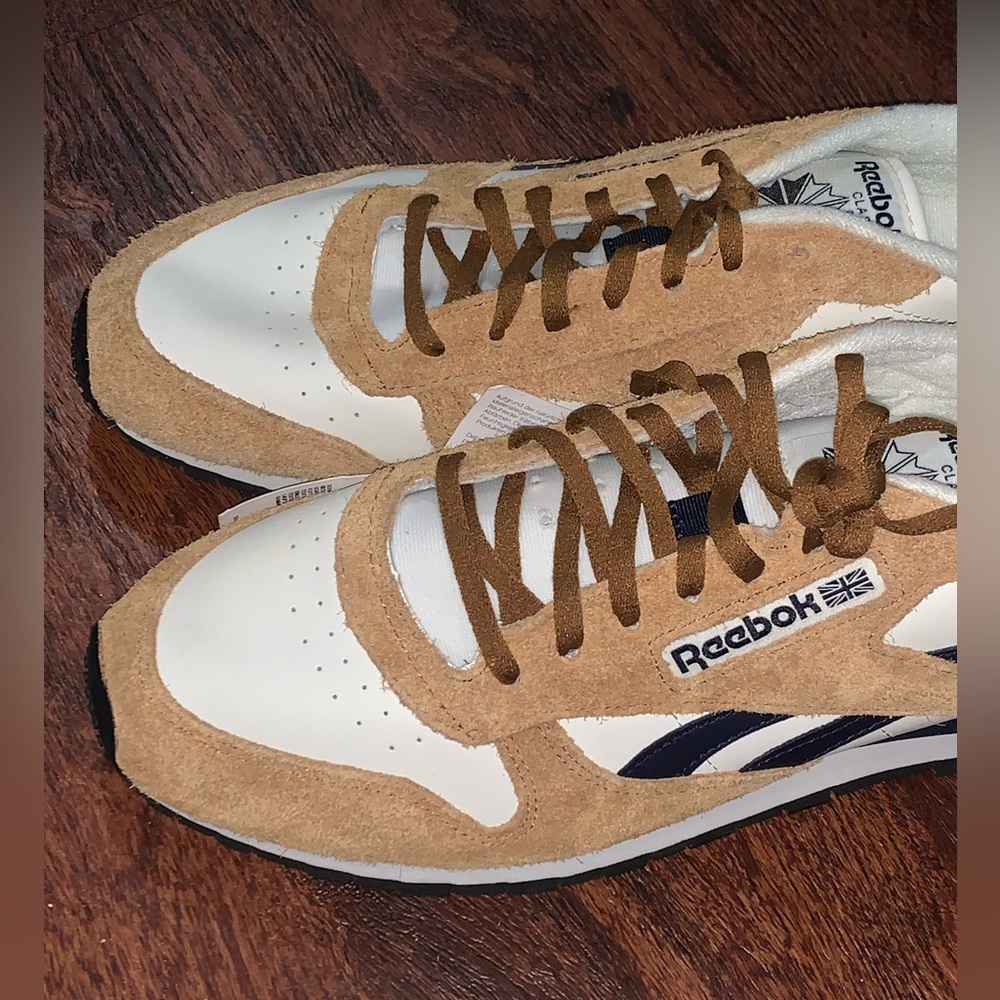 Reebok - Picture 5 of 14